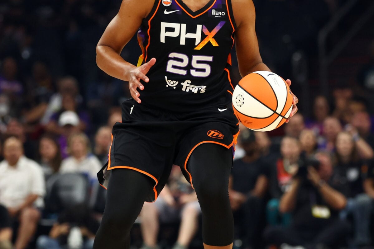 Jul 17, 2026; Phoenix, Arizona, USA; Phoenix Mercury forward Alyssa Thomas (25) against the Connecticut Sun at Mortgage Matchup Center. Mandatory Credit: Mark J. Rebilas-Imagn Images