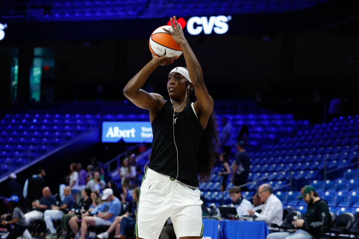 Aug 23, 2026; Arlington, Texas, USA;  Seattle Storm guard Flau'jae Johnson (4) during warmups before the game against the Dallas Wings at College Park Center.  Mandatory Credit: Chris Jones-Imagn Images