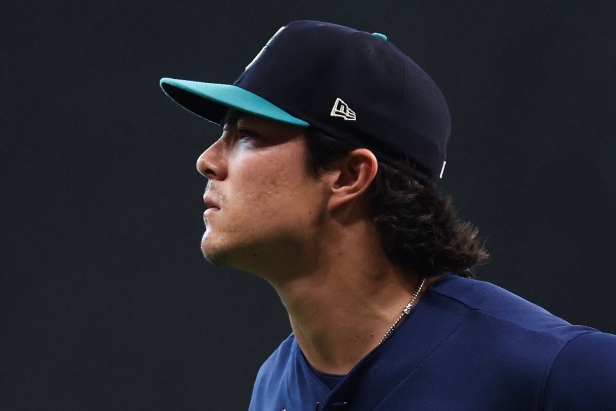 Aug 16, 2026; Houston, Texas, USA;  Seattle Mariners starting pitcher Bryan Woo (22) walks back to the dugout at   the first inning  against the Houston Astros at Daikin Park. Mandatory Credit: Thomas Shea-Imagn Images