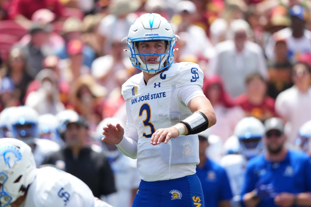 Aug 29, 2026; Los Angeles, California, USA; San Jose State Spartans quarterback Luke Weaver (3) prepares to take the snap against the Southern California Trojans in the first half at United Airlines Field at Los Angeles Memorial Coliseum. Mandatory Credit: Kirby Lee-Imagn Images