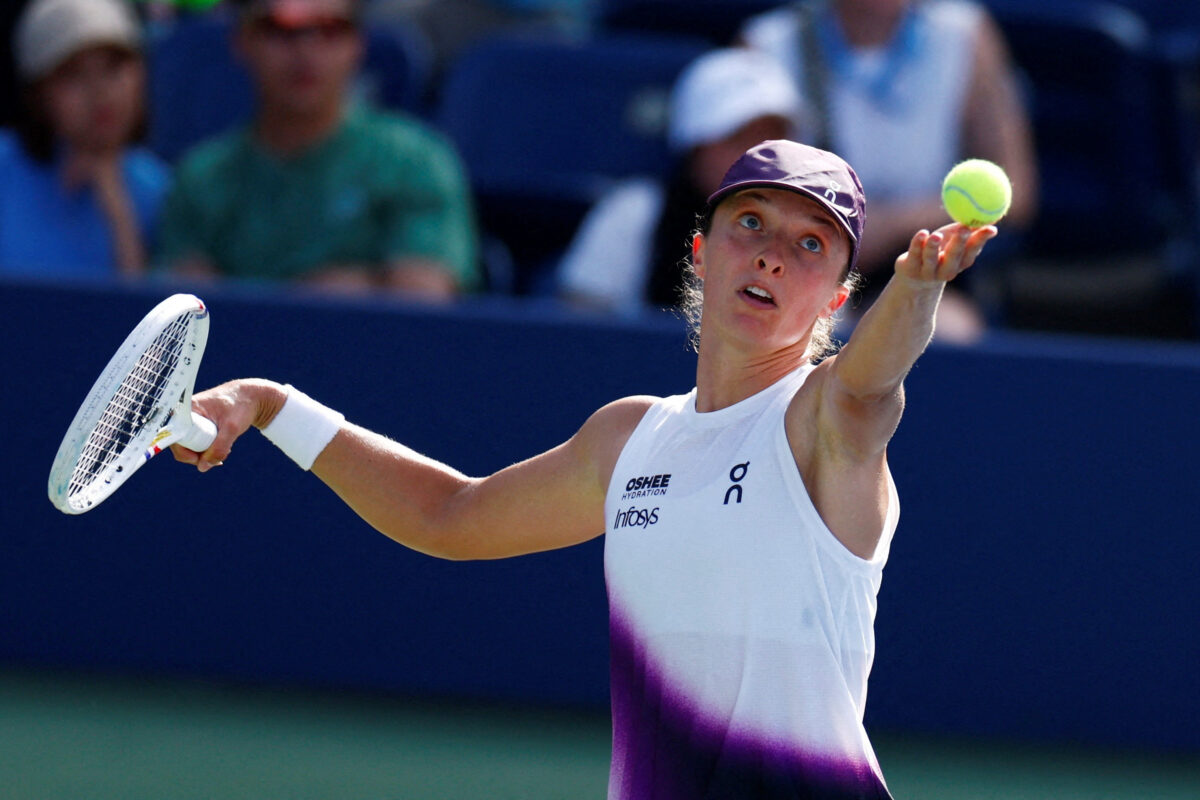 Tennis - U.S. Open - Flushing Meadows, New York, United States - September 5, 2026 Poland's Iga Swiatek in action during her third round match against Czech Republic's Marie Bouzkova REUTERS/Jeenah Moon