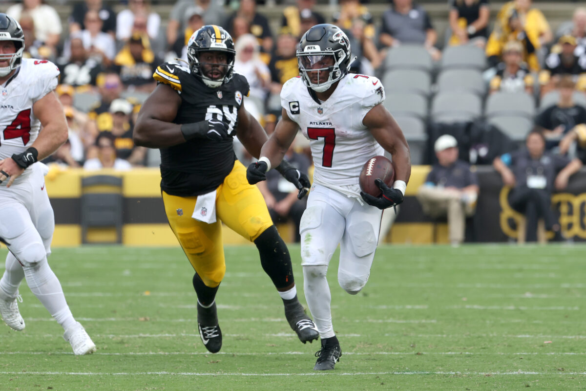Sep 13, 2026; Pittsburgh, Pennsylvania, USA; Atlanta Falcons running back Bijan Robinson (7) runs during the third quarter against the Pittsburgh Steelers at Acrisure Stadium. Mandatory Credit: Charles LeClaire-Imagn Images