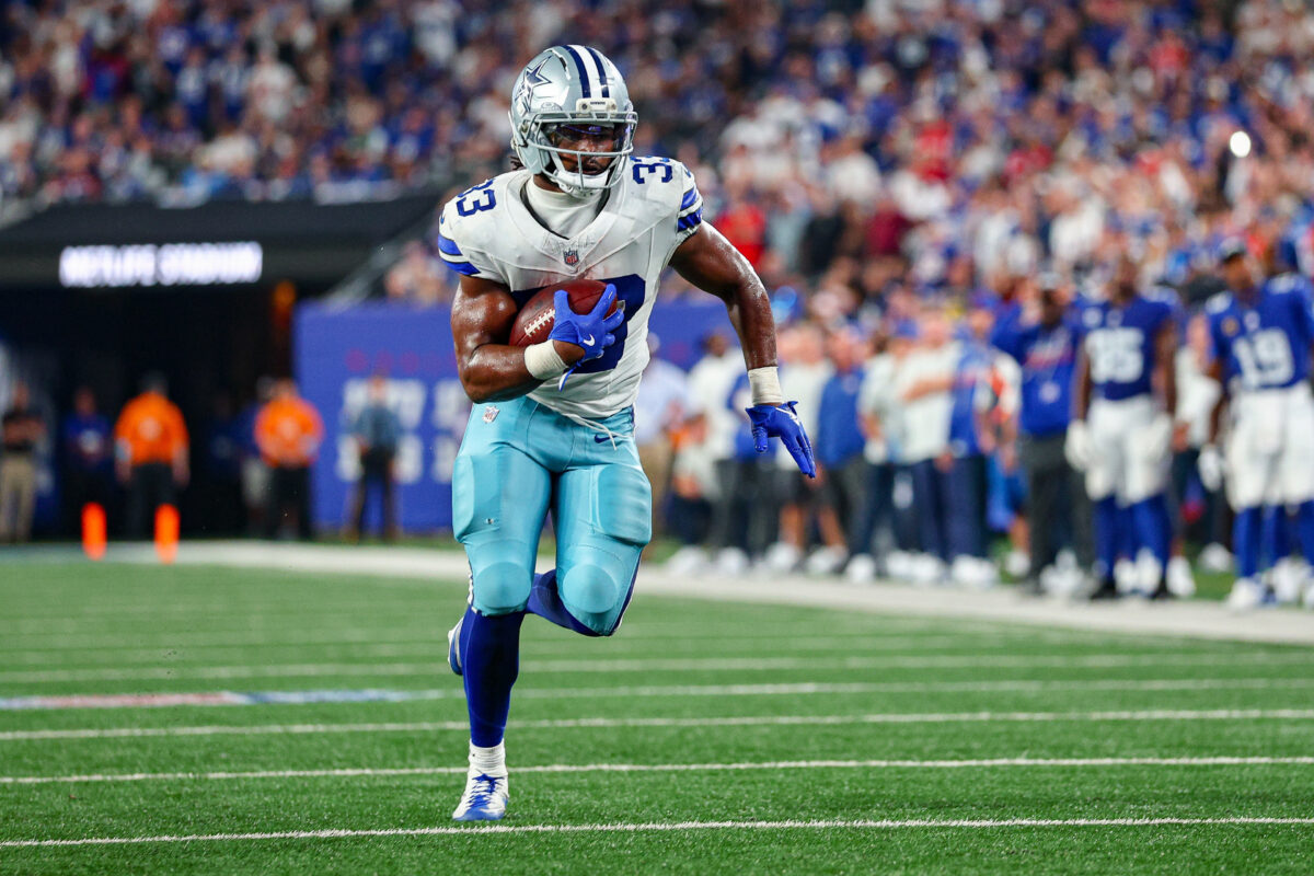 Sep 13, 2026; East Rutherford, New Jersey, USA; Dallas Cowboys running back Javonte Williams (33) carries the ball against the New York Giants at MetLife Stadium. Mandatory Credit: Vincent Carchietta-Imagn Images