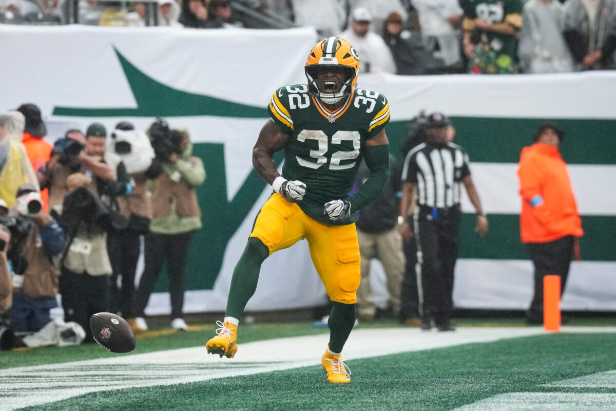 Green Bay Packers running back MarShawn Lloyd (32) celebrates after scoring a touchdown during a game against the New York Jets at MetLife Stadium, Sep 20, 2026, East Rutherford, NJ, USA.