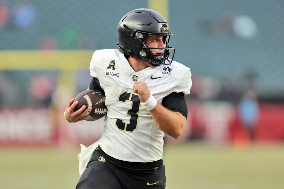 Sep 25, 2026; Philadelphia, Pennsylvania, USA;  Army Black Knights quarterback Cale Hellums (3) runs for a touchdown against the Temple Owls during the second half at Lincoln Financial Field.  Mandatory Credit: Danny Wild-Imagn Images