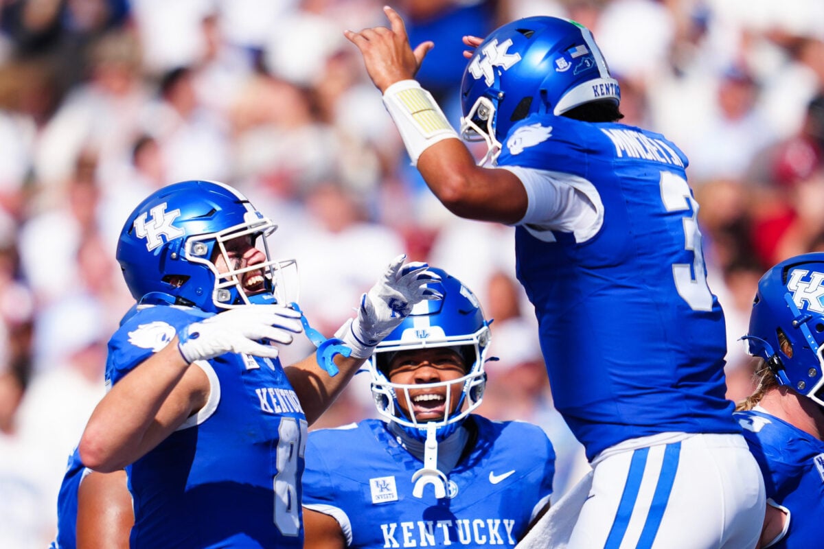 Kentucky Wildcats tight end Henry Boyer (87) celebrates his touchdown catch with Kentucky Wildcats quarterback Kenny Minchey (3) as the Cats go up over 12th-ranked Alabama Saturday, Sept. 12, 2026 in Lexington, Kentucky.