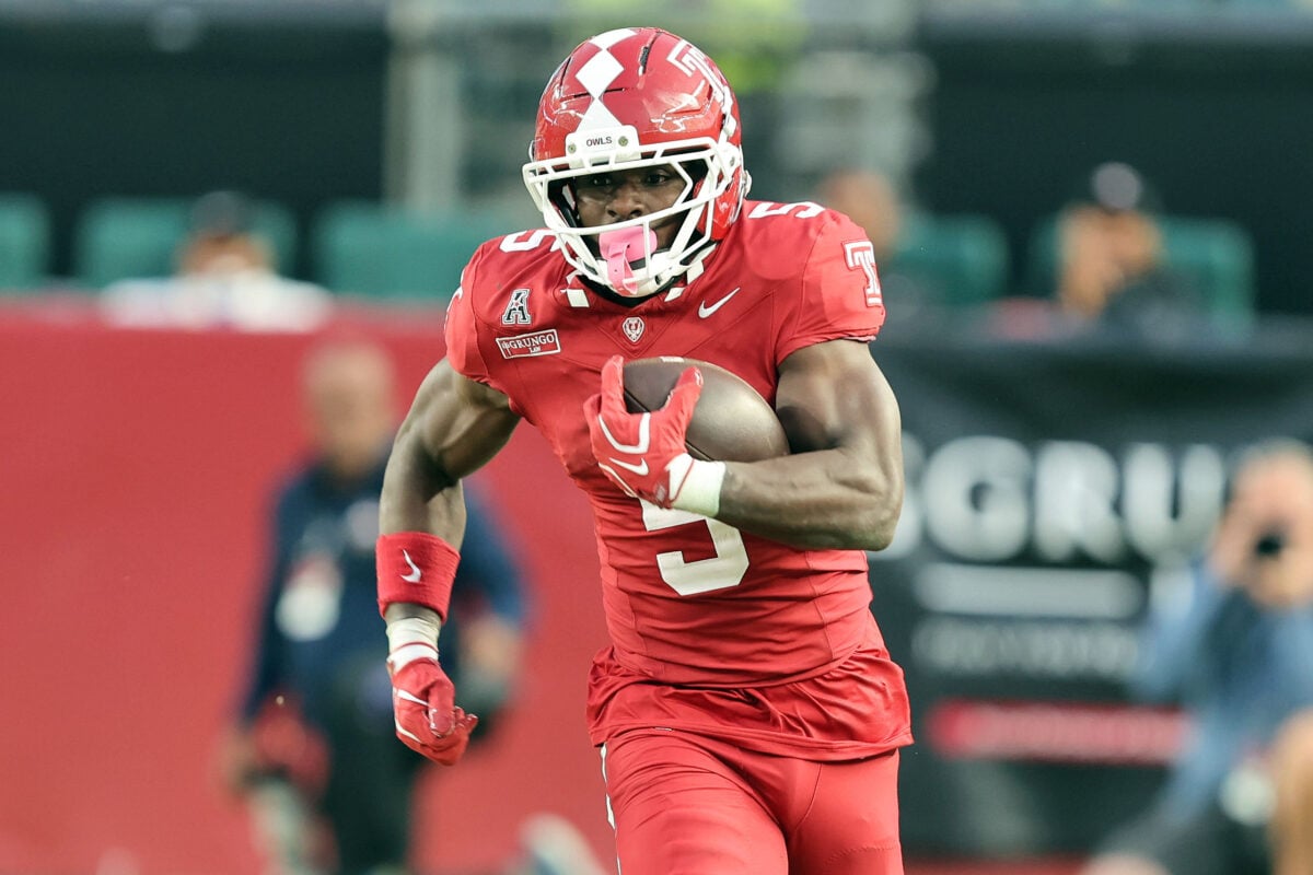 Sep 25, 2026; Philadelphia, Pennsylvania, USA;  Temple Owls running back Sam Brown (5) runs the ball against the Army Black Knights during the second half at Lincoln Financial Field.  Mandatory Credit: Danny Wild-Imagn Images