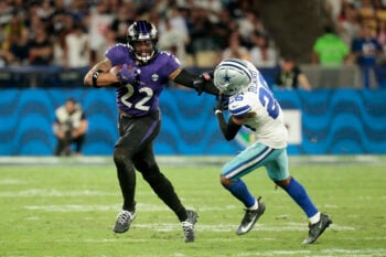 Football - NFL - Baltimore Ravens v Dallas Cowboys - Estadio Maracana, Rio de Janeiro, Brazil - September 27, 2026 Baltimore Ravens' Derrick Henry in action with Dallas Cowboys' DaRon Bland REUTERS/Brian Snyder