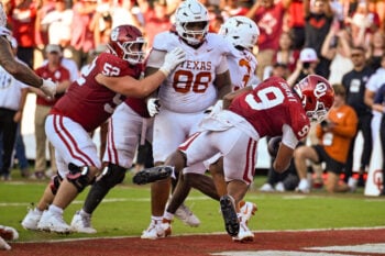 Oct 10, 2026; Dallas, Texas, USA; Oklahoma Sooners running back Lloyd Avant (9) scores a touchdown against the Texas Longhorns during the game between the Sooners and the Longhorns at Cotton Bowl. Mandatory Credit: Jerome Miron-Imagn Images