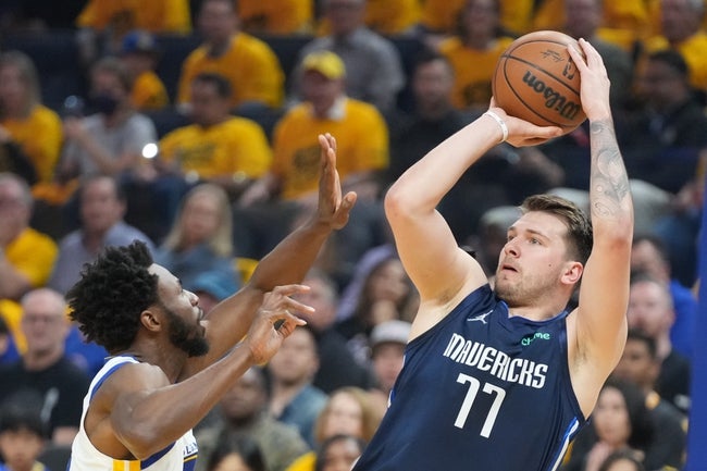 Dallas Mavericks vs Golden State Warriors Player Prop Picks 11/12/24