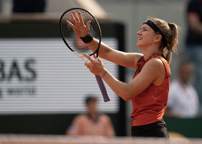 Karolina Muchova vs Anna Blinkova – China Open Beijing Tennis Prediction and Pick 9/26/24