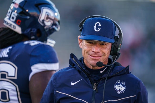 Buffalo vs UCONN Prediction College Football Picks 9/28/24