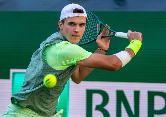 Jakub Mensik vs Learner Tien Prediction Next Gen Finals Tennis Picks 12/18/24