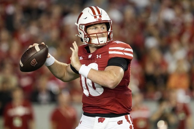 South Dakota vs Wisconsin Prediction College Football Picks 9/7/24