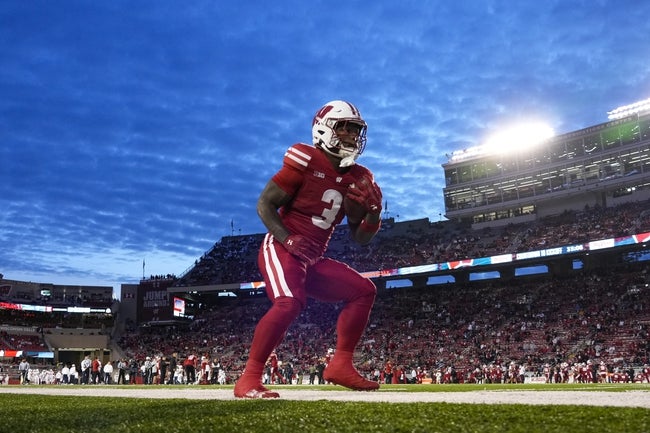 Oregon vs Wisconsin Prediction College Football Picks 11/16/24