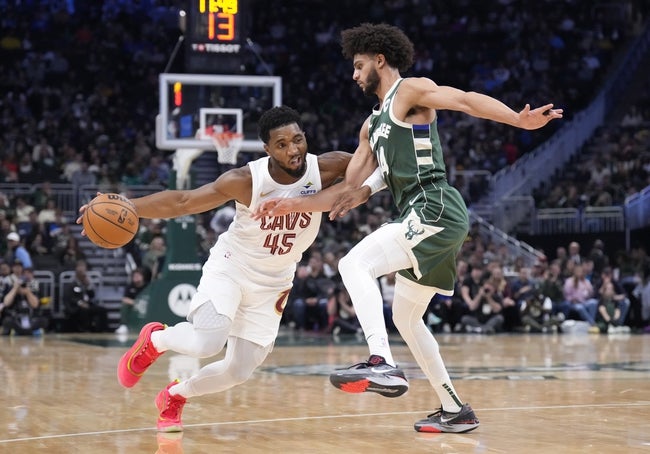 Milwaukee Bucks vs Cleveland Cavaliers Prediction NBA Picks 11/4/24