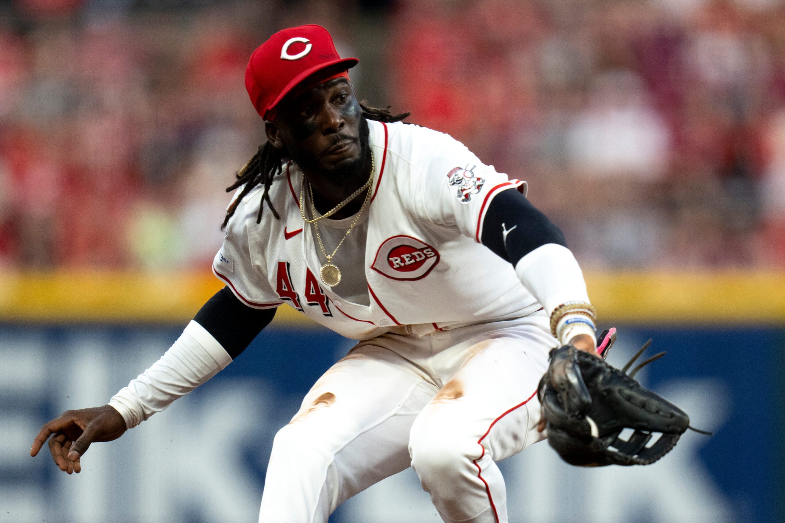 Cincinnati Reds shortstop Elly De La Cruz (44) fields a ground ball hit by New York Yankees designated hitter Giancarlo Stanton (27) before throwing him out in the sixth inning at Great American Ball Park in Cincinnati on Wednesday, June 25, 2025.