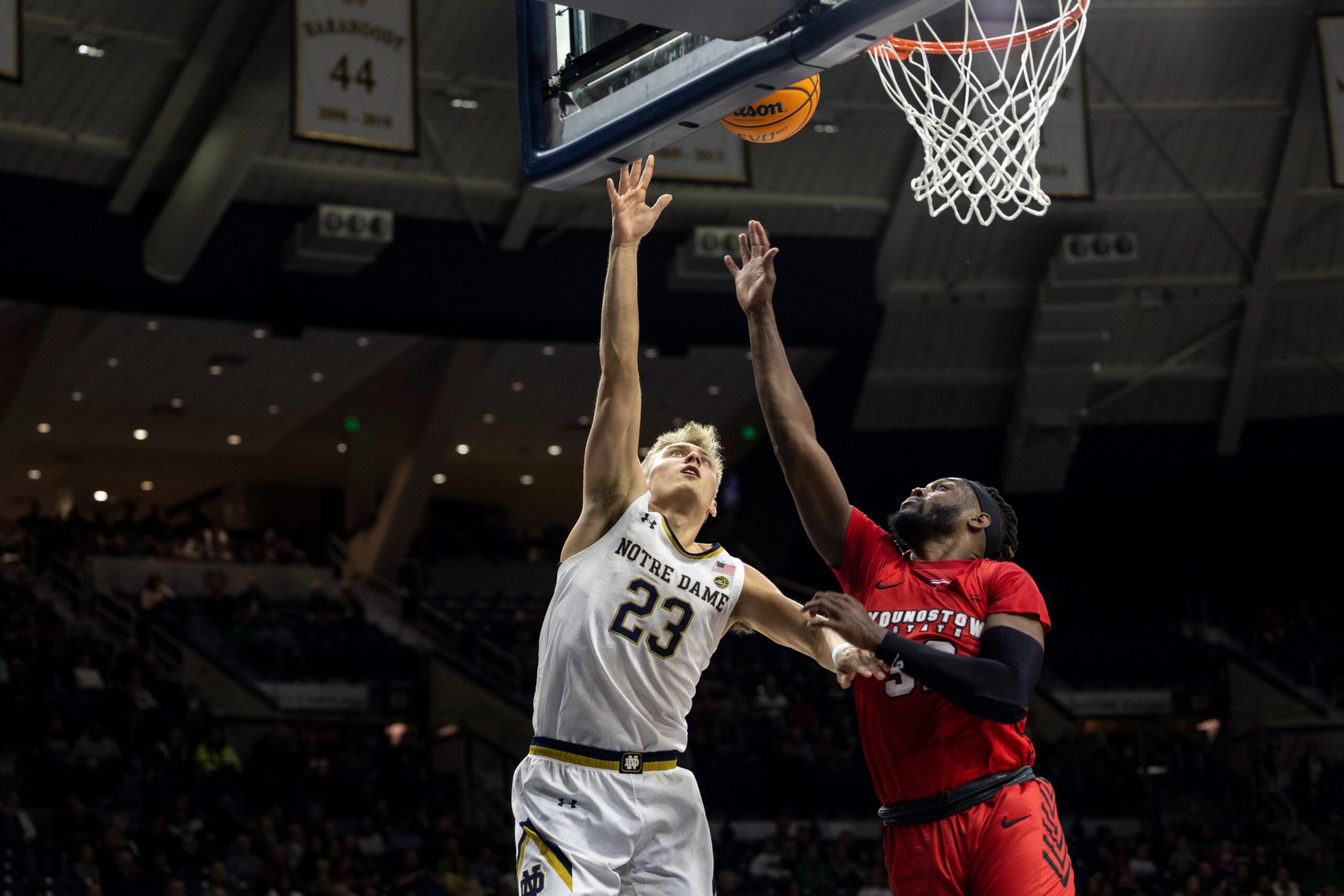 Notre Dame guard Dane Goodwin (23) goes up for a layup as Youngstown State guard Garrett Covington (32) defends during the Youngstown State-Notre Dame NCAA Men   s basketball game on Sunday, November 13, 2022, at Purcell Pavilion in South Bend, Indiana.

Youngstown State Vs Notre Dame