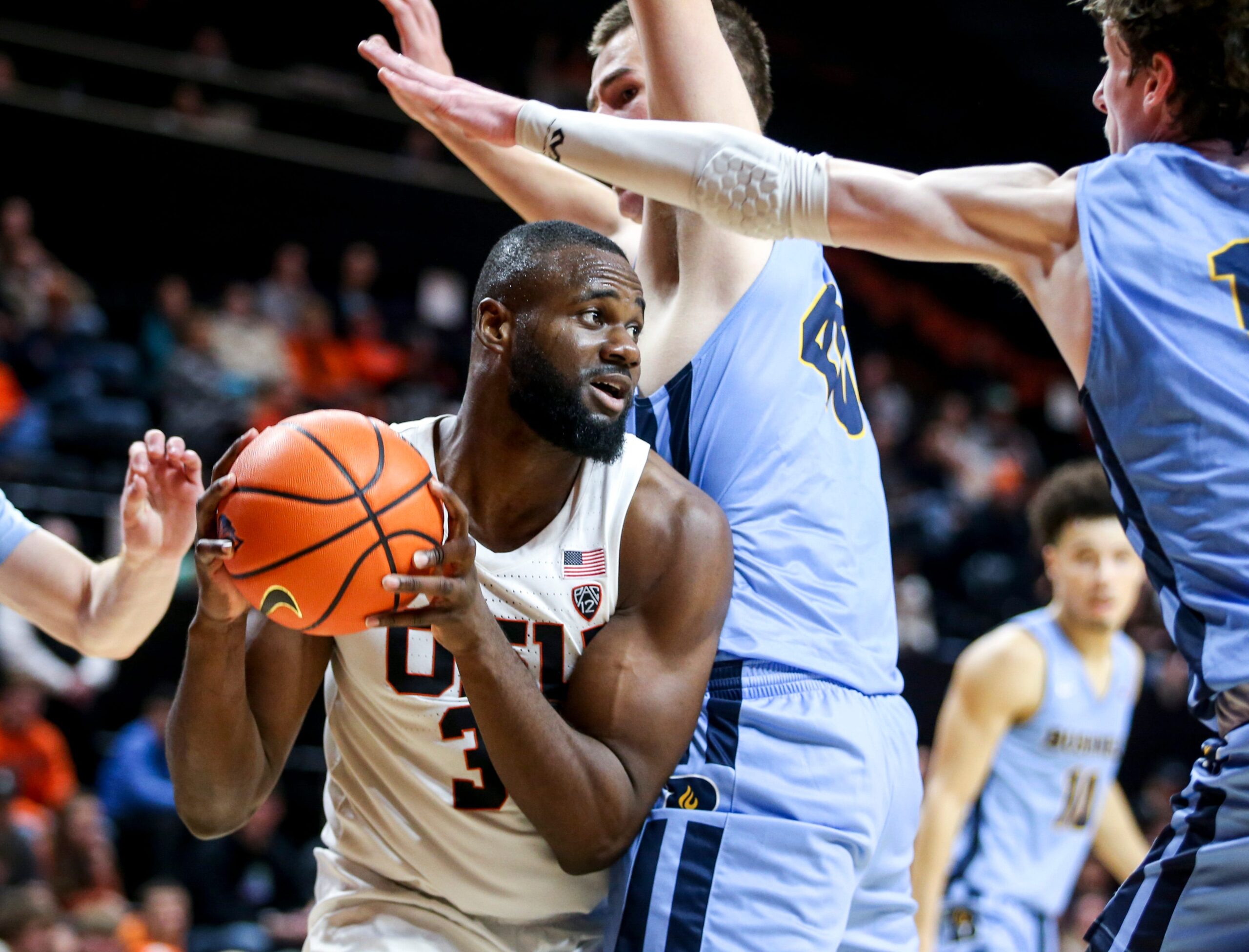 Oregon State's Rodrigue Andela (34) weaves around Bushnell   s defense in a men   s basketball game on Tuesday, Nov. 15, 2022 at OSU in Corvallis, Ore.

Osuvsbushnell615