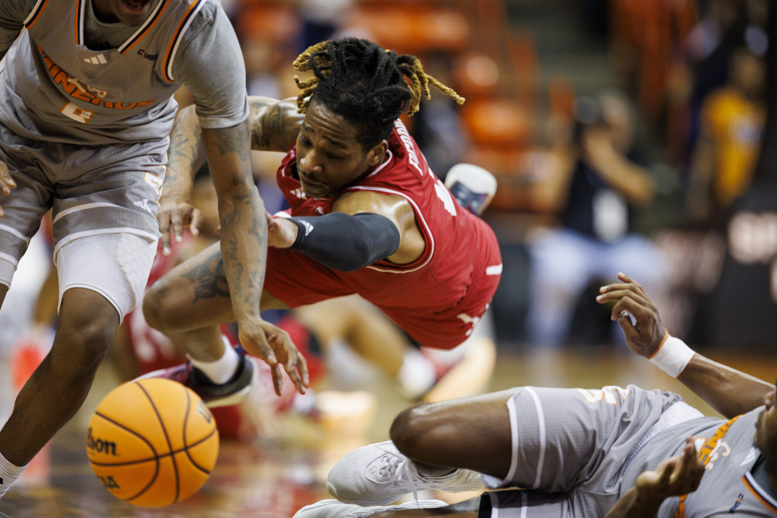 Feb 1, 2024; El Paso, Texas, USA; Jacksonville State Gamecocks  guard Juwan Perdue (2) dives for a loose ball in the second half as his team faces the UTEP Miners at Don Haskins Center. Mandatory Credit: Ivan Pierre Aguirre-Imagn Images