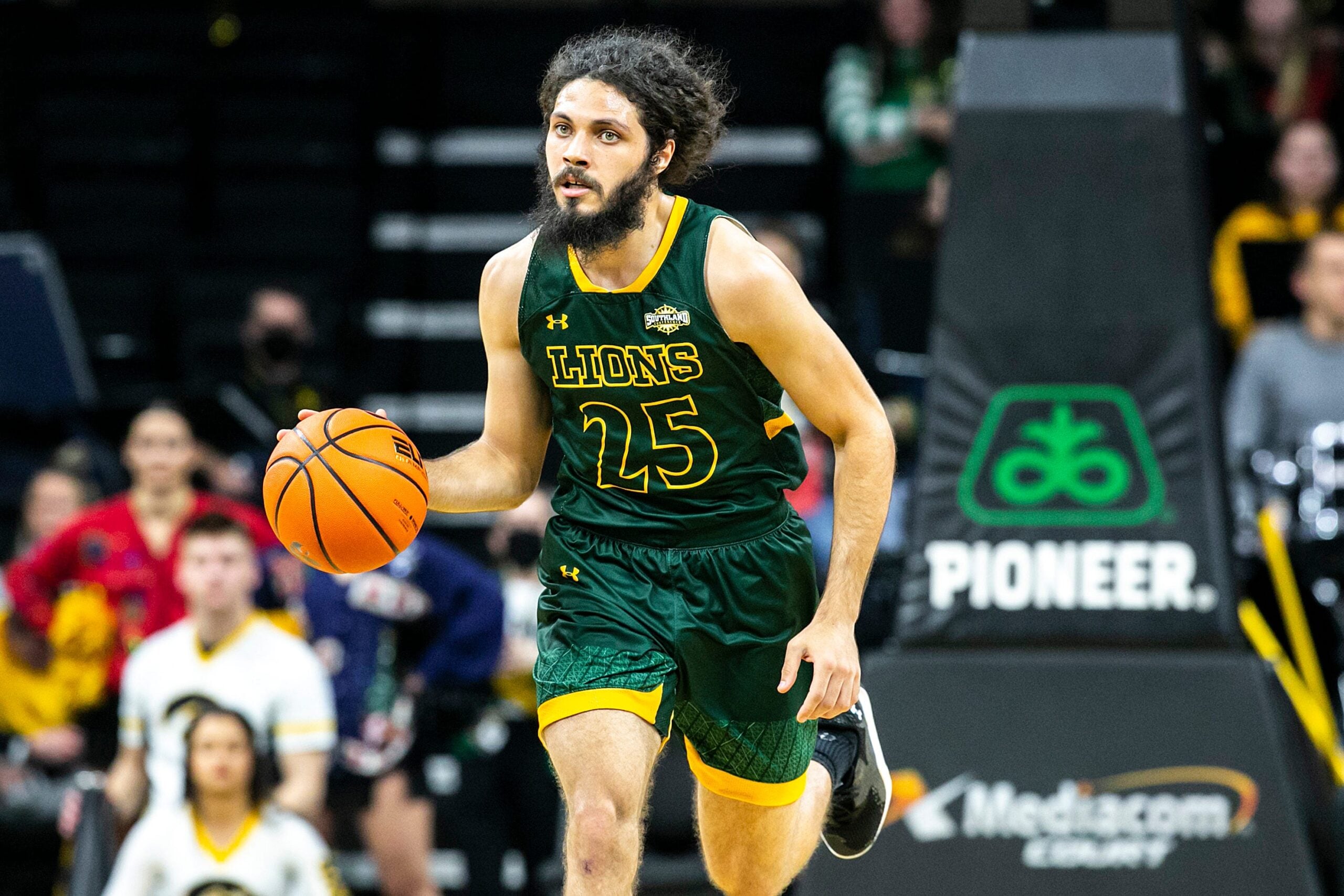 Southeastern Louisiana guard Joe Kasperzyk dribbles during a NCAA non-conference men's basketball game against Iowa, Tuesday, Dec. 21, 2021, at Carver-Hawkeye Arena in Iowa City, Iowa.

211221 Se Louisiana Iowa Mbb 026 Jpg