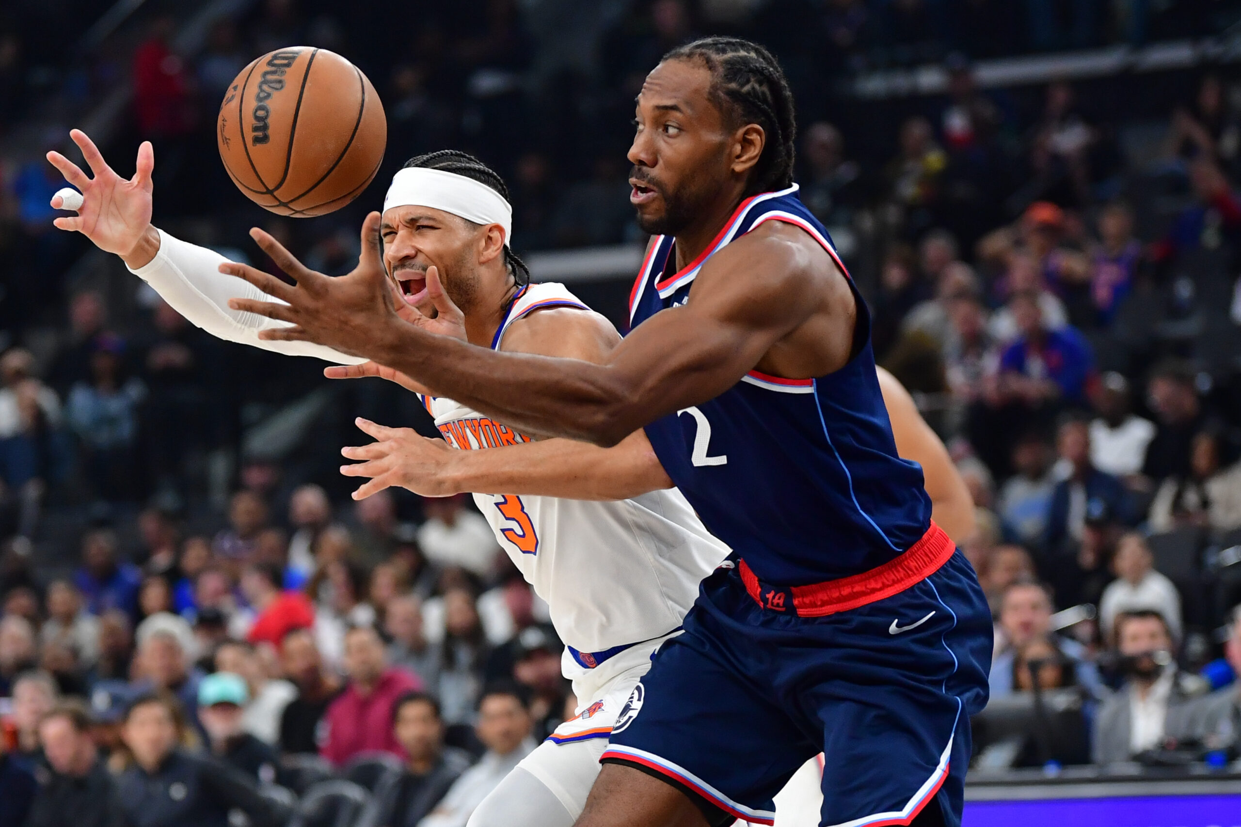 Mar 9, 2026; Inglewood, California, USA;  New York Knicks guard Josh Hart (3) loses the ball against Los Angeles Clippers forward Kawhi Leonard (2) during the first half at Intuit Dome. Mandatory Credit: Gary A. Vasquez-Imagn Images