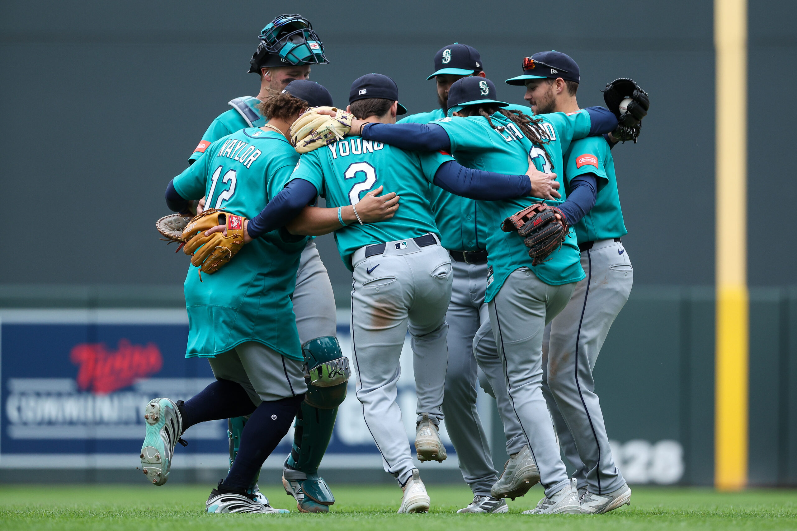 Apr 29, 2026; Minneapolis, Minnesota, USA; Seattle Mariners players celebrates their teams win against the Minnesota Twins during the ninth inning at Target Field. Mandatory Credit: Matt Krohn-Imagn Images