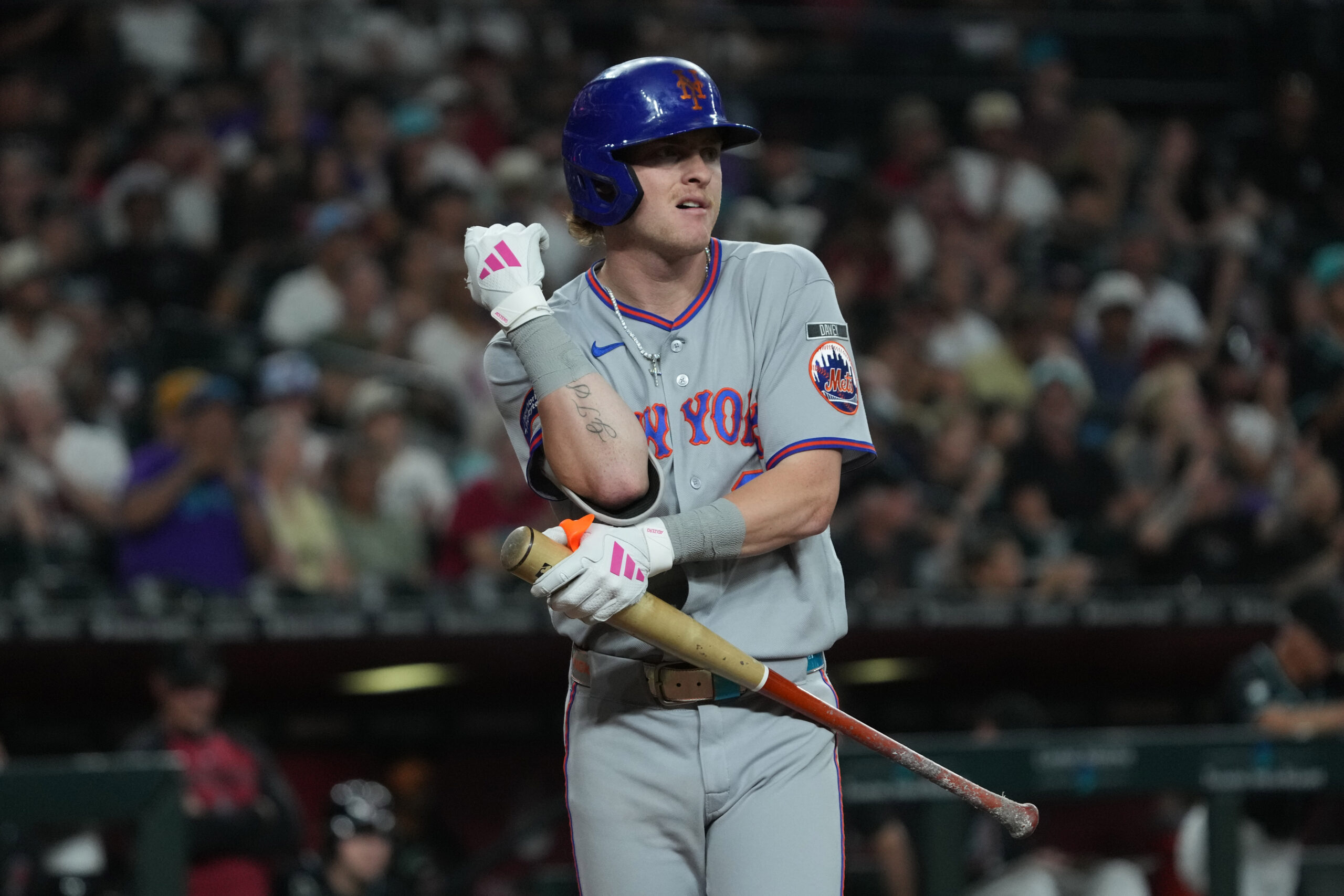May 9, 2026; Phoenix, Arizona, USA; New York Mets left fielder Carson Benge (3) reacts after striking out against the Arizona Diamondbacks in the ninth inning at Chase Field. Mandatory Credit: Rick Scuteri-Imagn Images