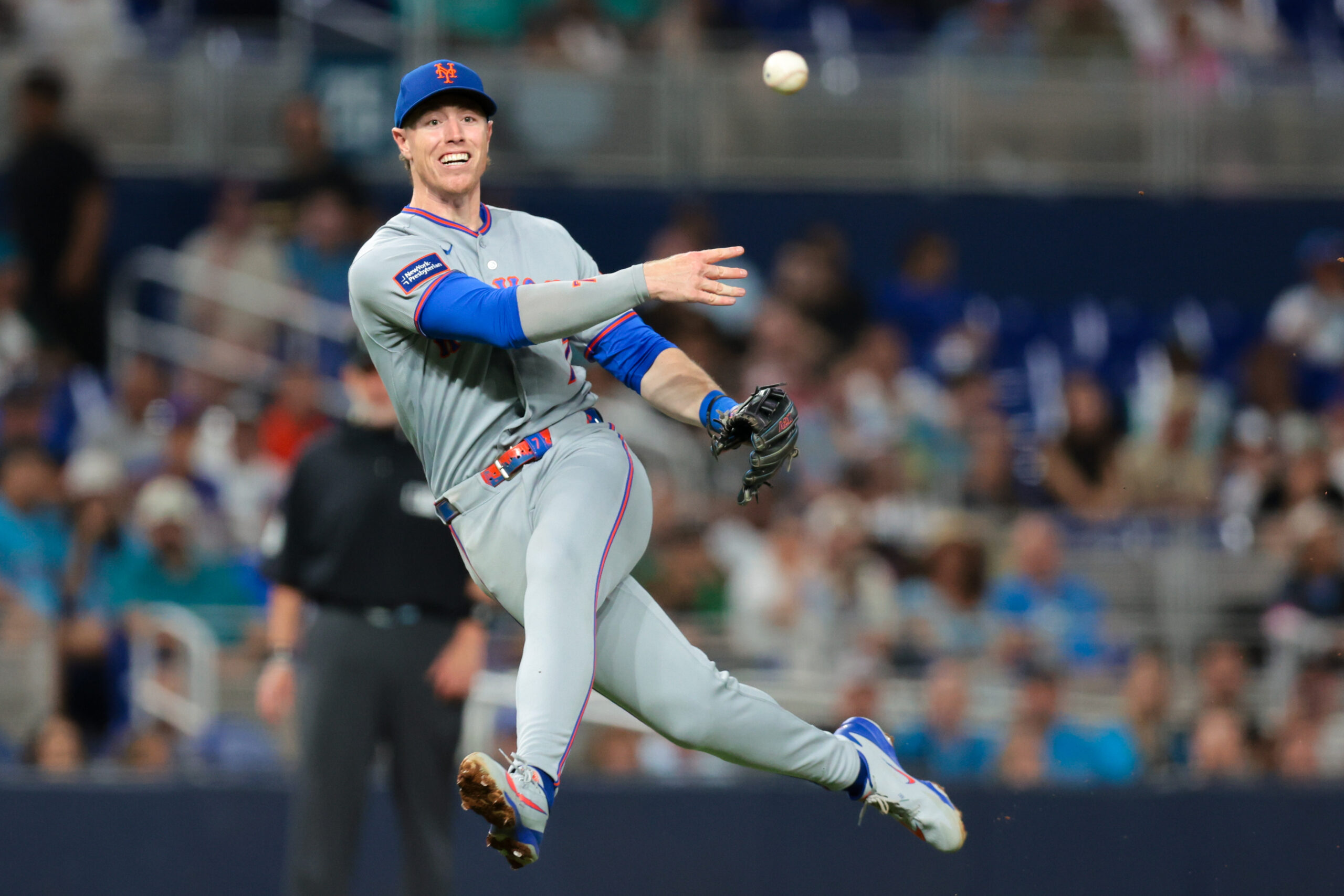 May 22, 2026; Miami, Florida, USA; New York Mets third baseman Brett Baty (7) throws to first base but cannot retire Miami Marlins catcher Joe Mack (not pictured) during the second inning at loanDepot Park. Mandatory Credit: Sam Navarro-Imagn Images