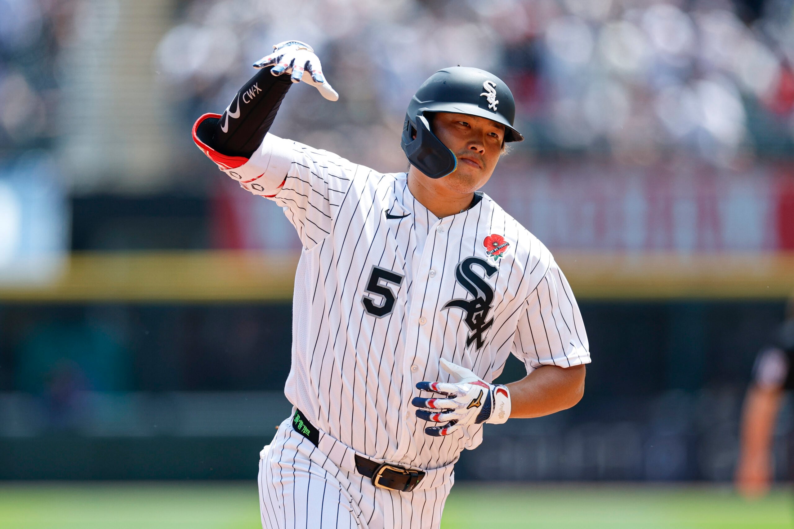 May 25, 2026; Chicago, Illinois, USA; Chicago White Sox first baseman Munetaka Murakami (5) rounds the bases after hitting a solo home run against the Minnesota Twins during the first inning at Rate Field. Mandatory Credit: Kamil Krzaczynski-Imagn Images