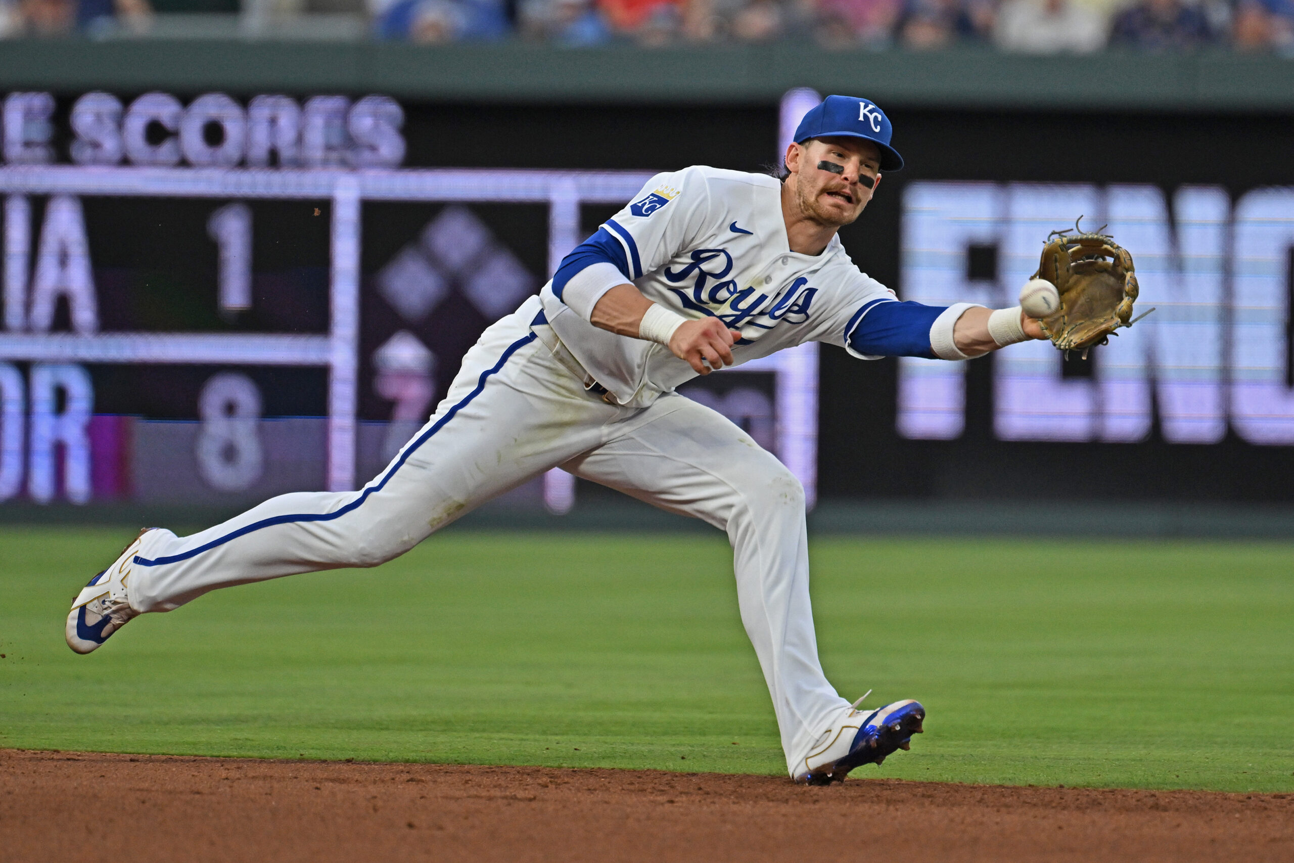 May 26, 2026; Kansas City, Missouri, USA; Kansas City Royals shortstop Bobby Witt Jr. (7) makes a play on the ball in the fifth inning against the New York Yankees at Kauffman Stadium. Mandatory Credit: Peter Aiken-Imagn Images