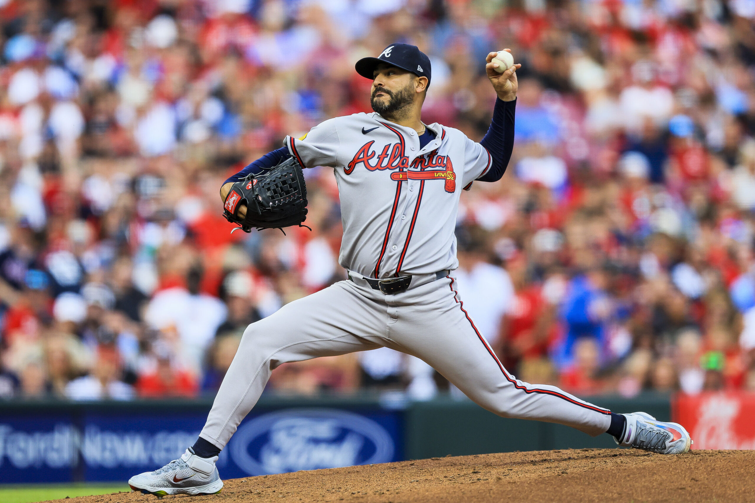 May 30, 2026; Cincinnati, Ohio, USA; Atlanta Braves starting pitcher Martin Perez (31) pitches against the Cincinnati Reds in the second inning at Great American Ball Park. Mandatory Credit: Katie Stratman-Imagn Images