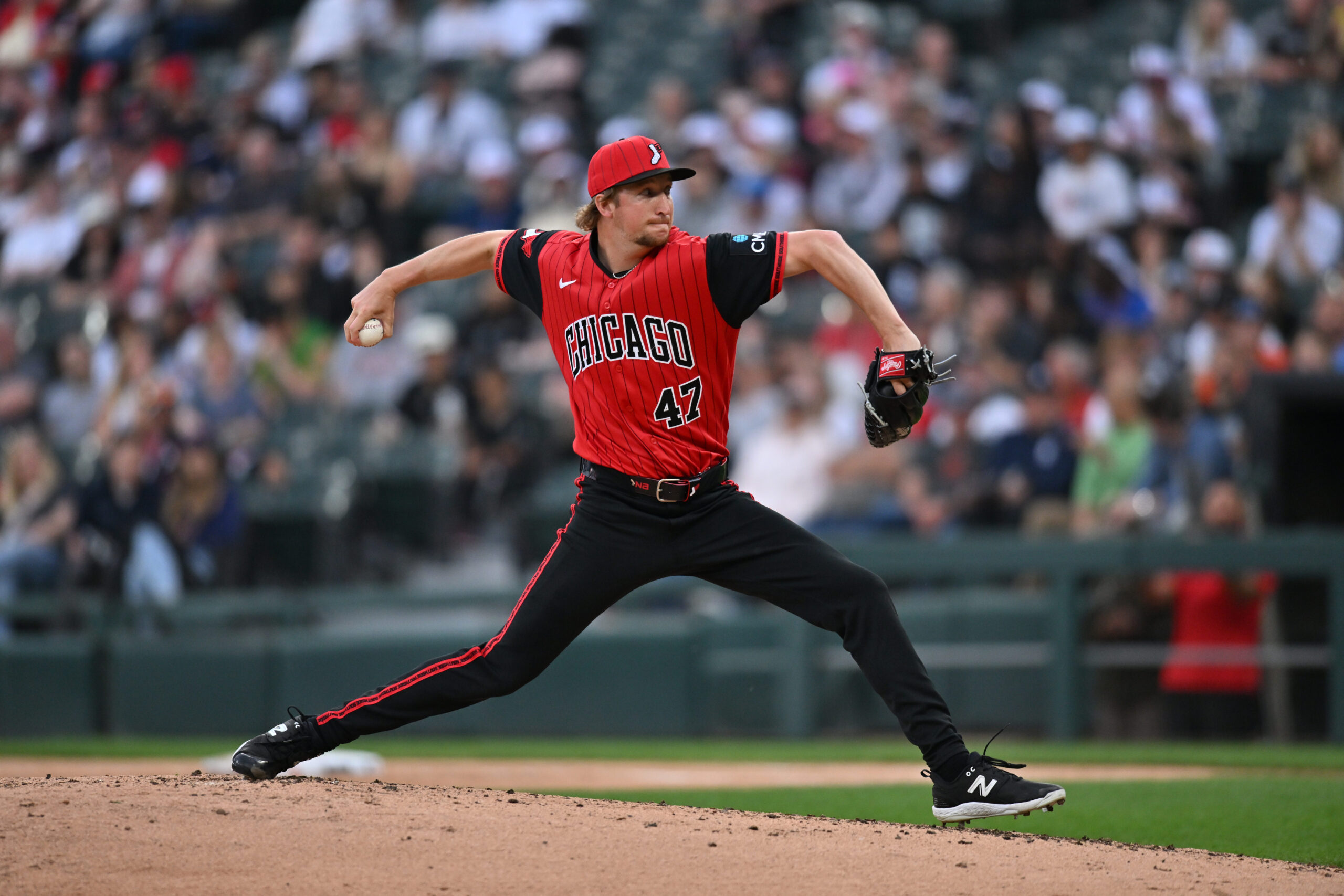 May 29, 2026; Chicago, Illinois, USA; Chicago White Sox pitcher Erick Fedde (47) pitches against the Detroit Tigers during the third inning at Rate Field. Mandatory Credit: Patrick Gorski-Imagn Images