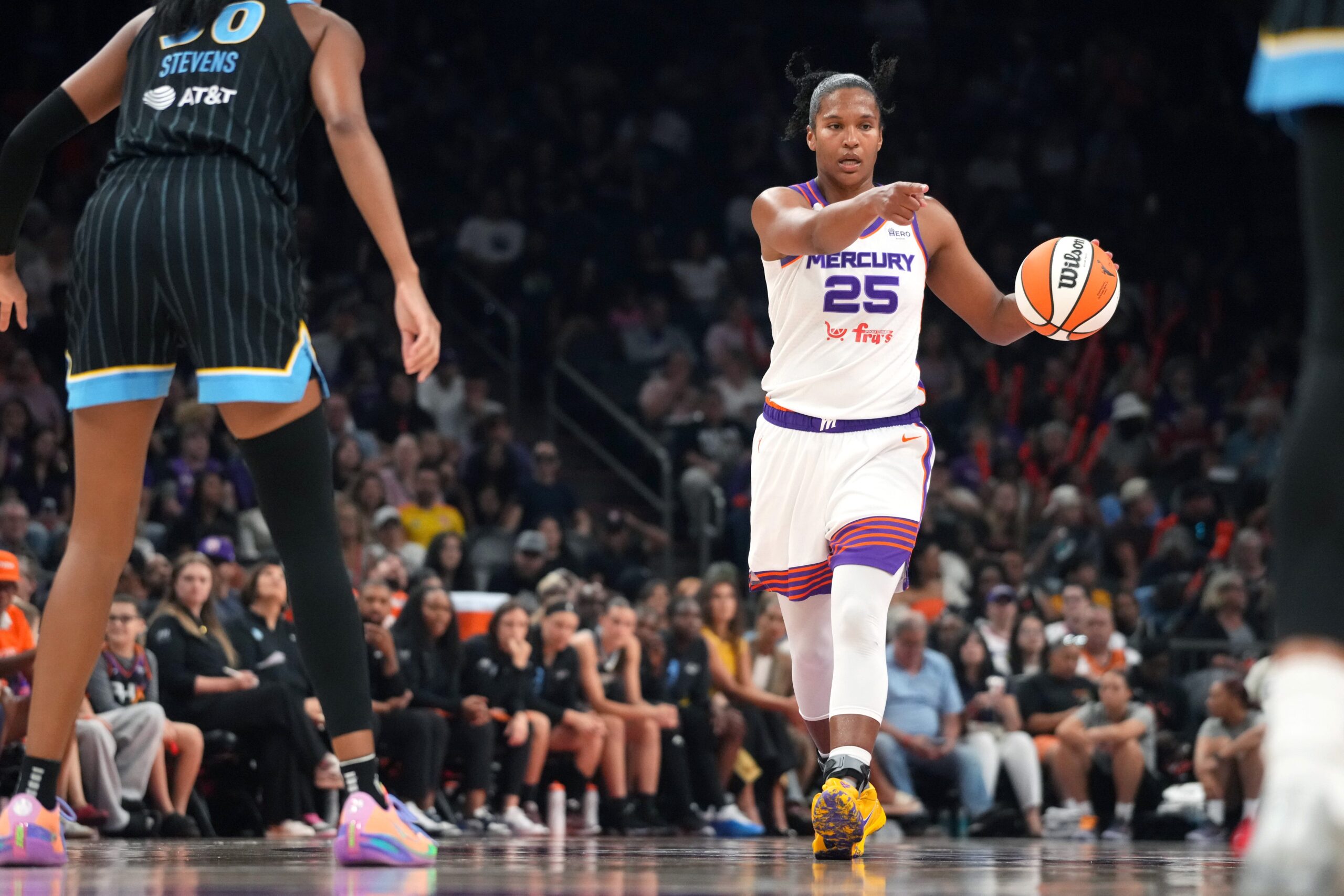 Phoenix Mercury forward Alyssa Thomas (25) brings the ball up court against the Chicago Sky at the Mortgage Matchup Center in Phoenix on July 7, 2026.