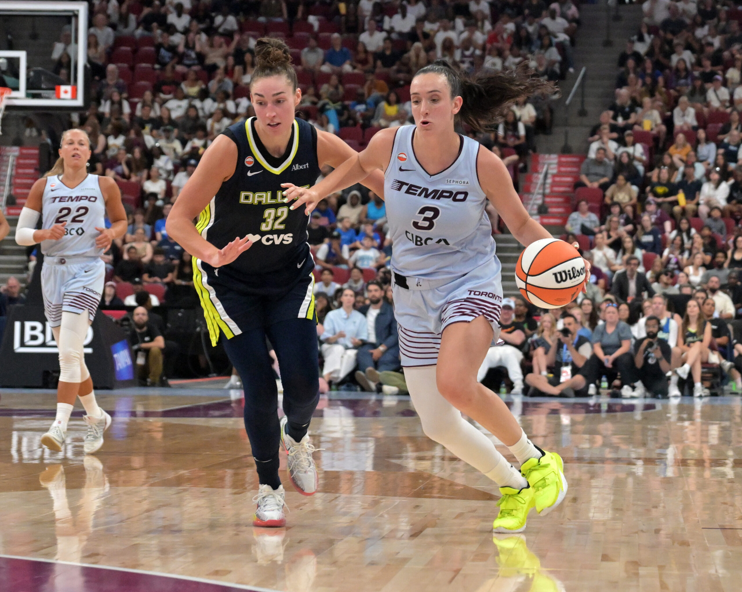 Jul 10, 2026; Montreal, Quebec, CAN; Dallas Wings forward Jessica Shepard (32) and Toronto Tempo guard Marina Mabrey (3) in the second half at the Bell Centre. Mandatory Credit: Eric Bolte-Imagn Images